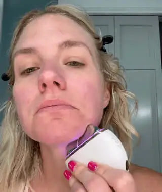 Amanda using oak and aura device